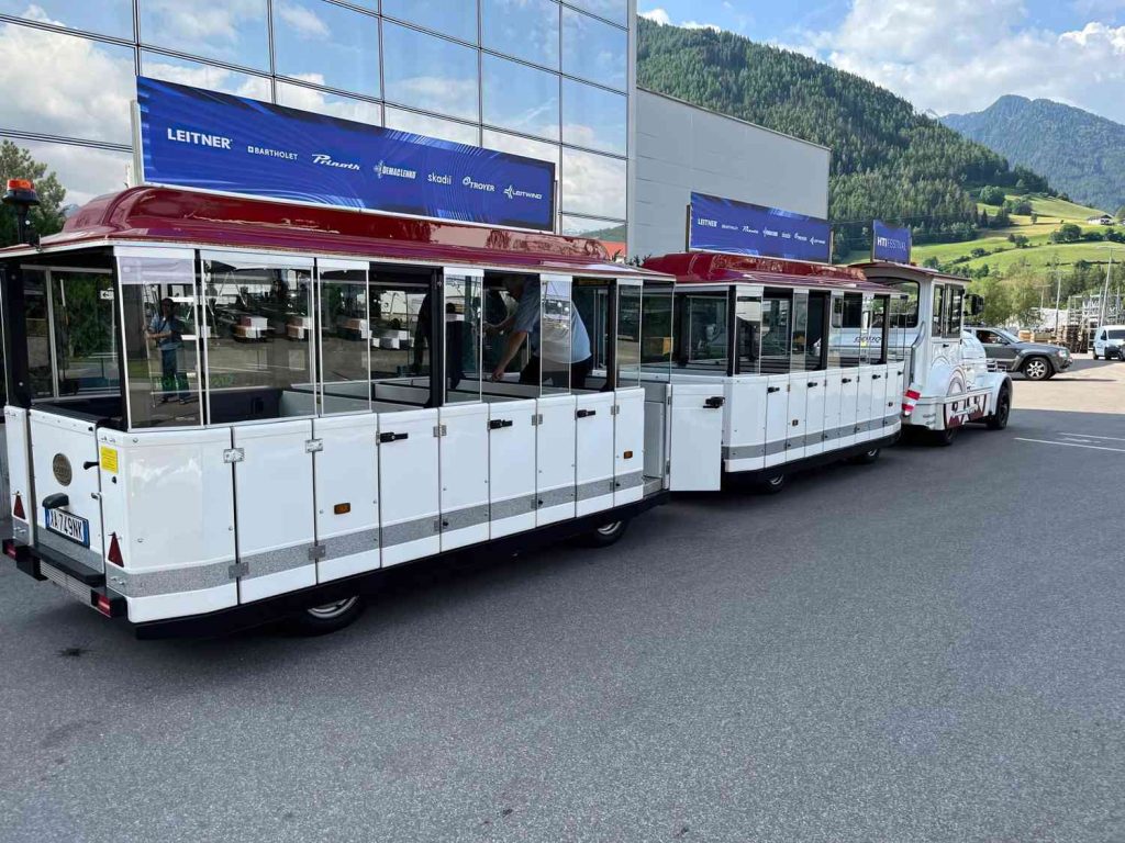 Il_trenino_elettrico_nell_open_day_aziendale_perche_funziona_e_come_organizzarlo_bene_9bf2d28331